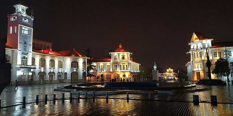 فضای شبانه میدان